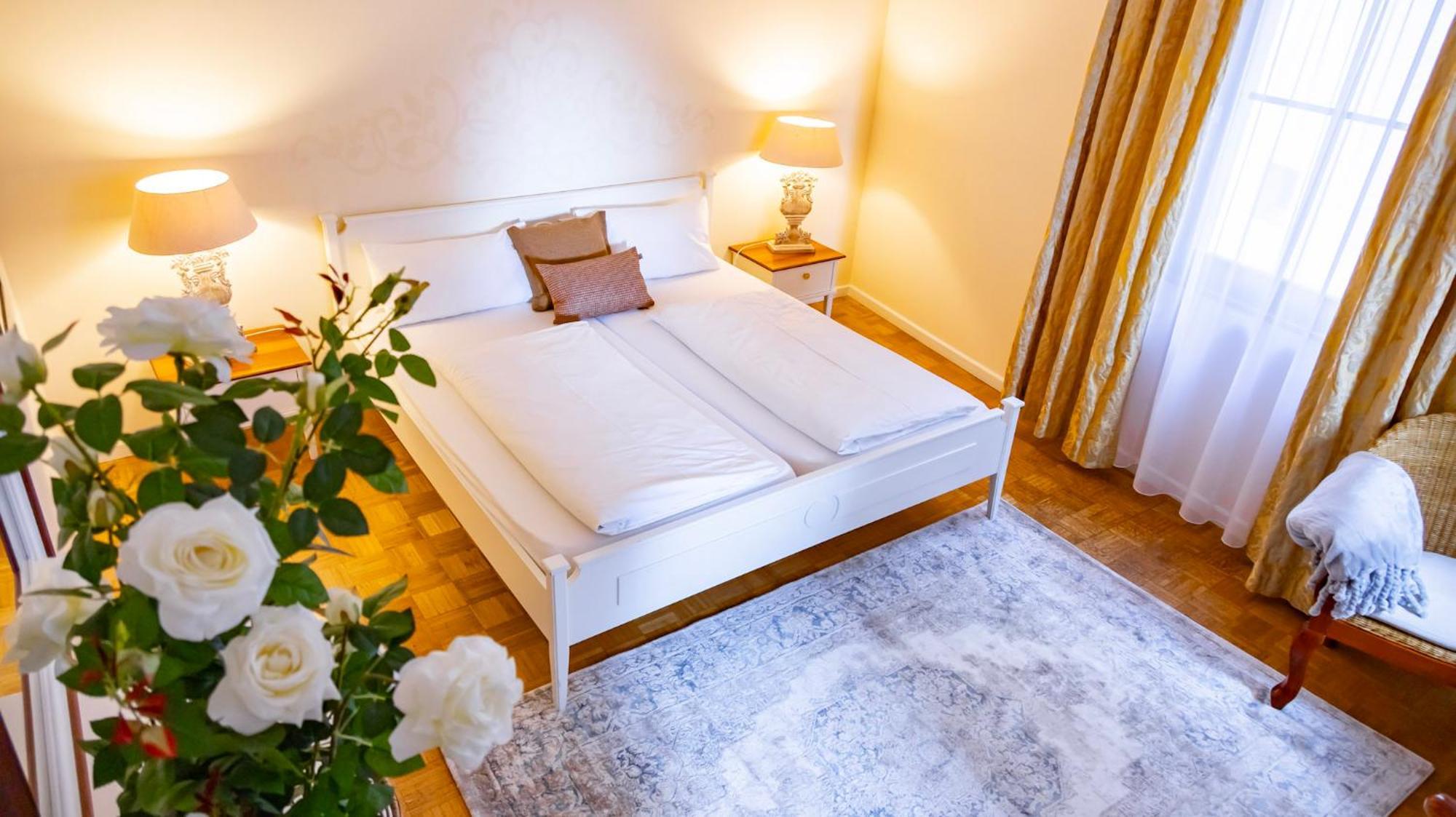 Hotel Loewen-Weinstube Meersburg Eksteriør billede